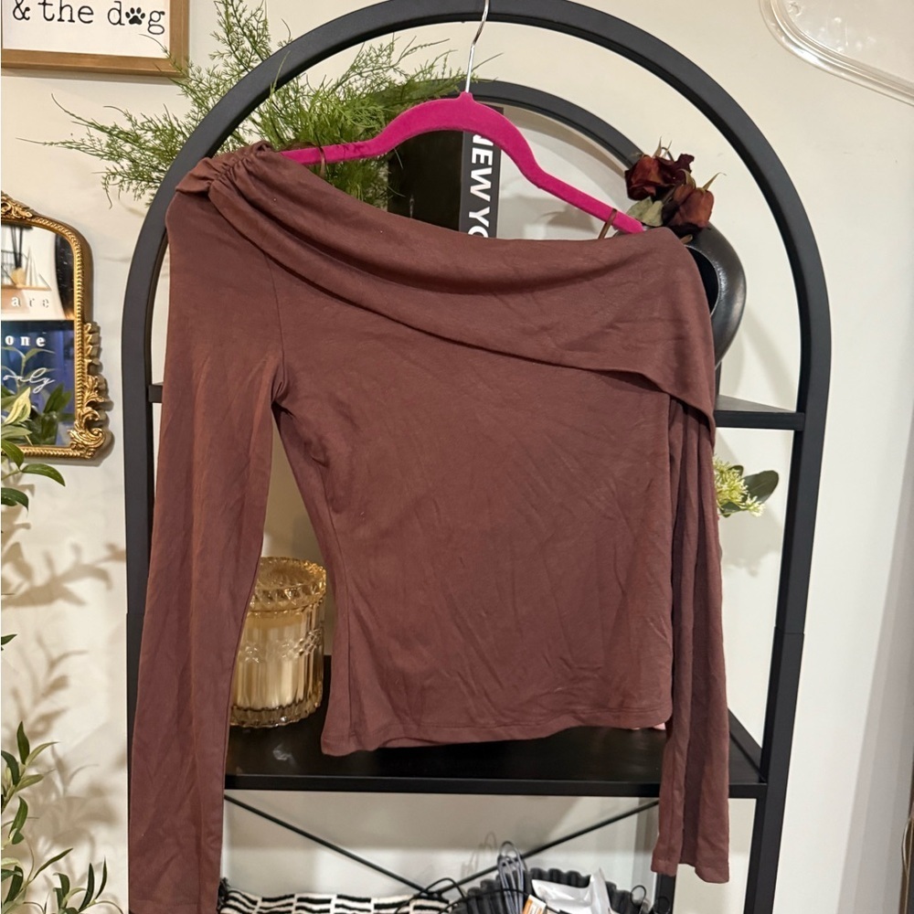 Astr Off-Shoulder Brown Long Sleeve Top size medium
